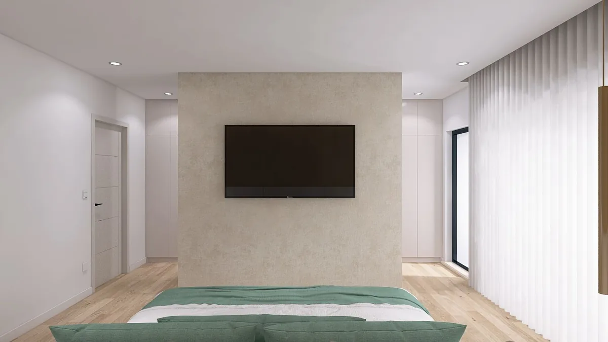 Quarto principal com painel central atrás da cama e cortinado a toda a largura